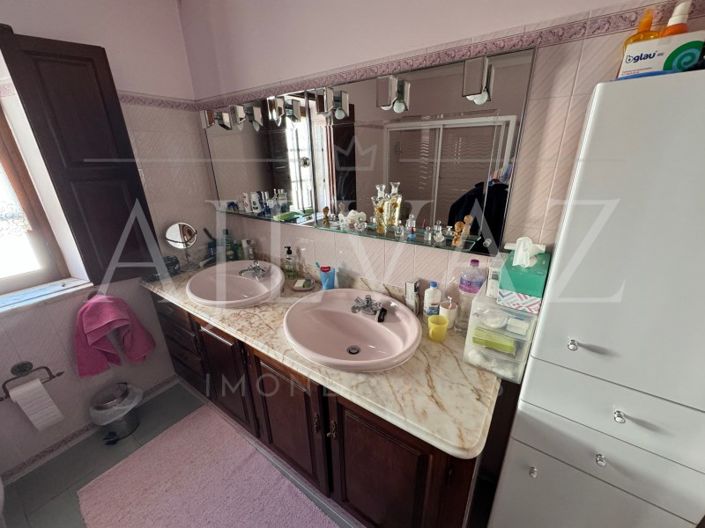 Image No.30-5 Bed House for sale