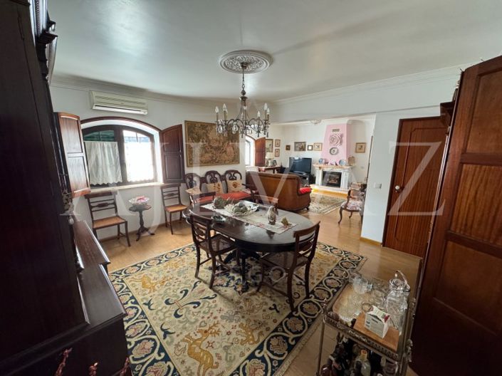 Image No.6-5 Bed House for sale