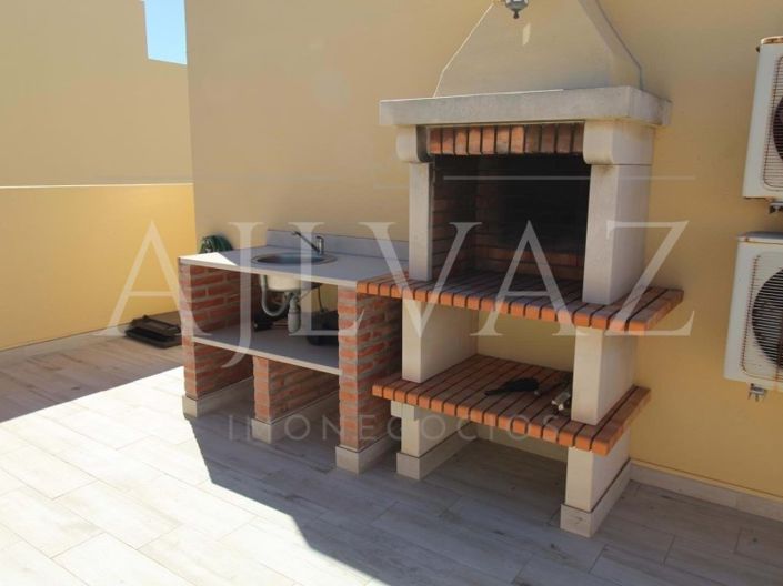 Image No.28-2 Bed House for sale