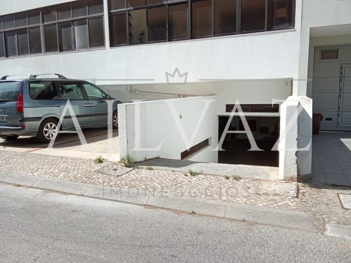 Image No.20-3 Bed Apartment for sale