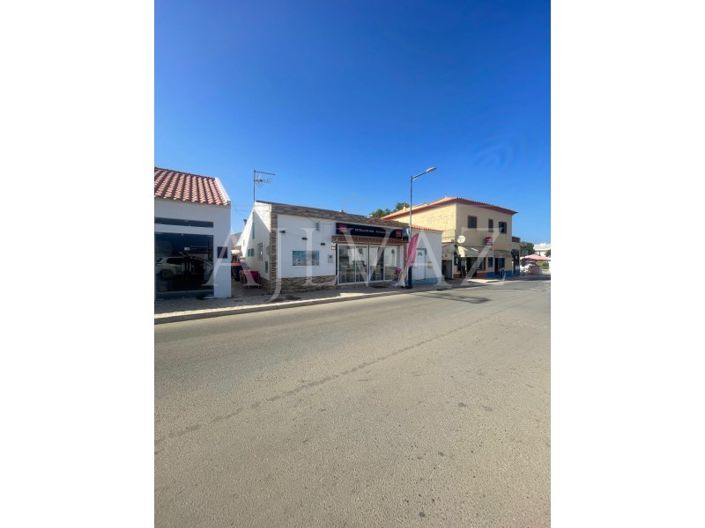 Image No.2-2 Bed Restaurant for sale