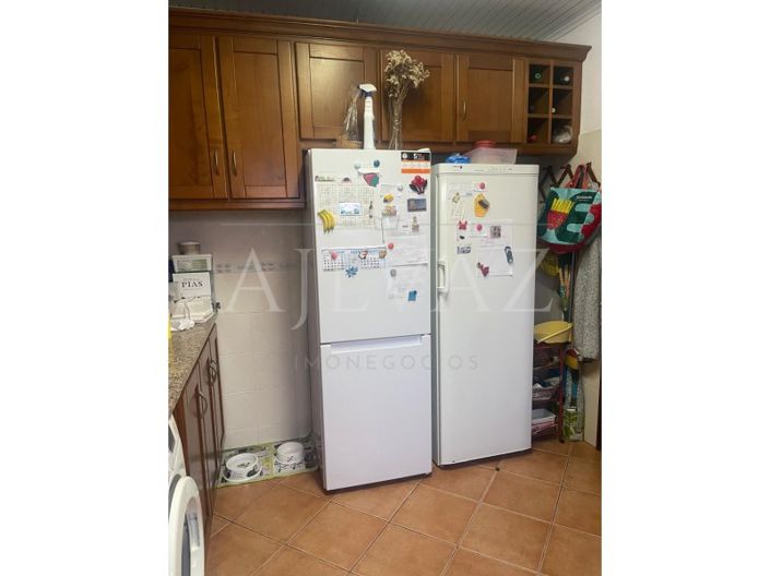 Image No.17-3 Bed House for sale