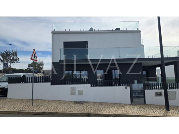 Image No.3-Maison de 4 chambres à vendre à Sines