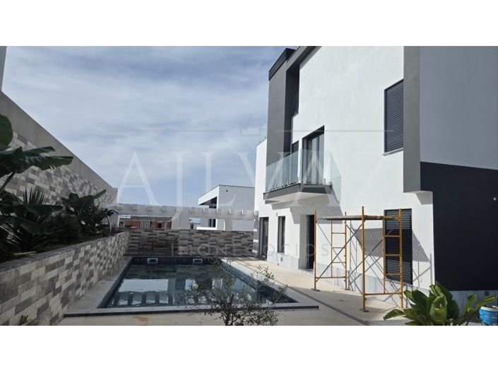 Image No.5-Maison de 4 chambres à vendre à Sines