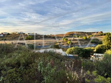 id516fb501-0000-0500-0000-000017968358