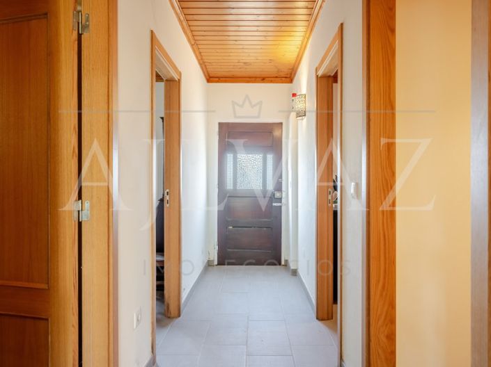 Image No.11-6 Bed House for sale