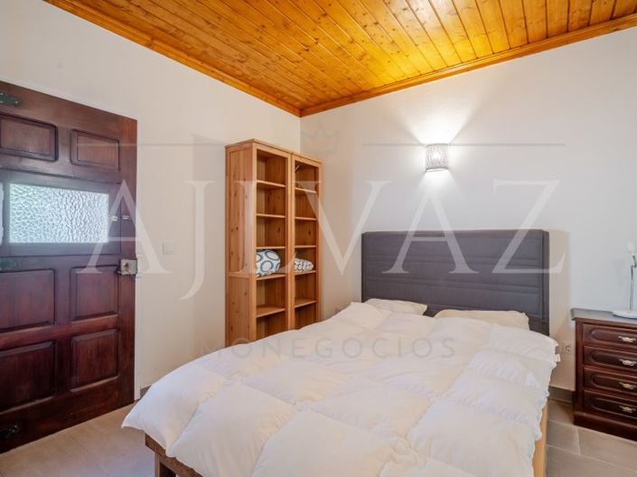 Image No.12-6 Bed House for sale