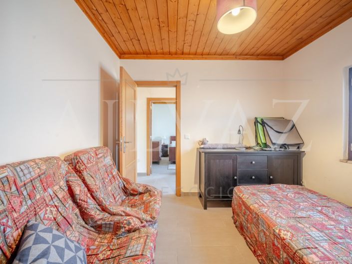 Image No.15-6 Bed House for sale