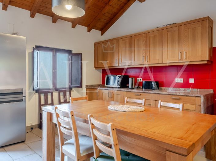 Image No.19-6 Bed House for sale