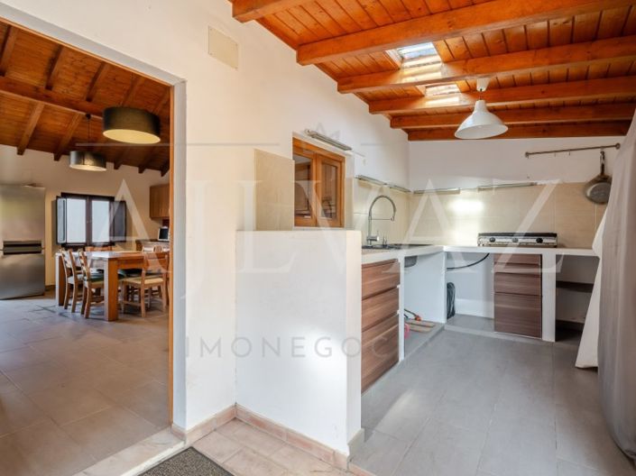 Image No.21-6 Bed House for sale