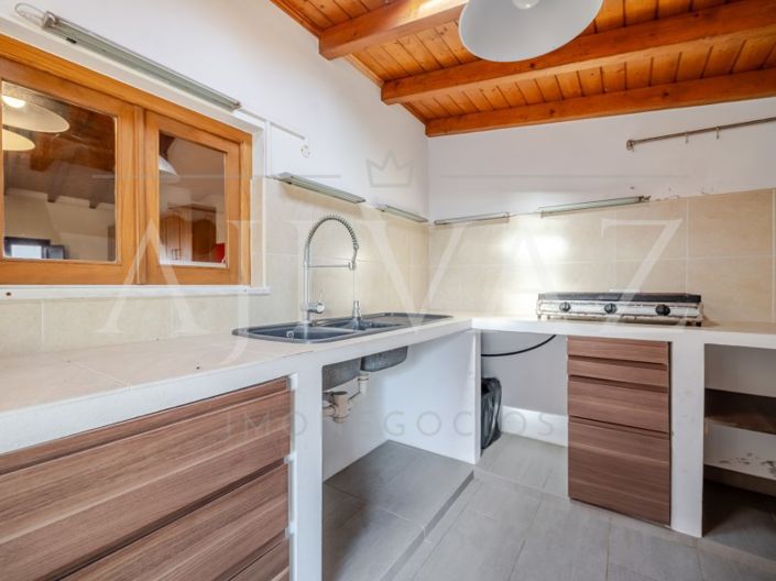 Image No.22-6 Bed House for sale