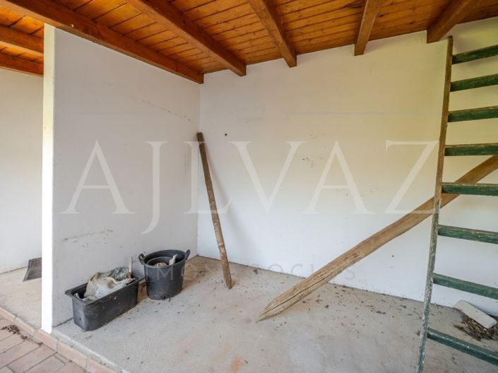 Image No.30-6 Bed House for sale