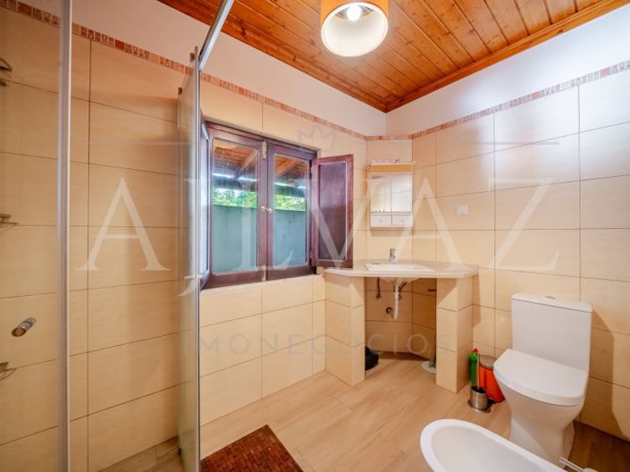 Image No.5-6 Bed House for sale