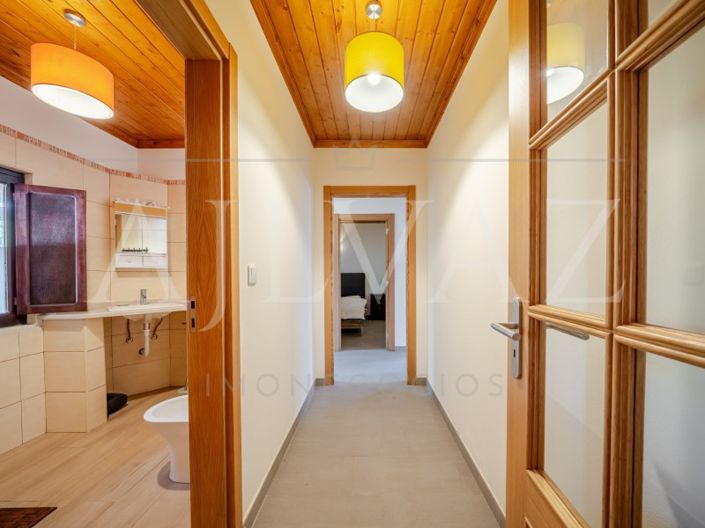 Image No.6-6 Bed House for sale