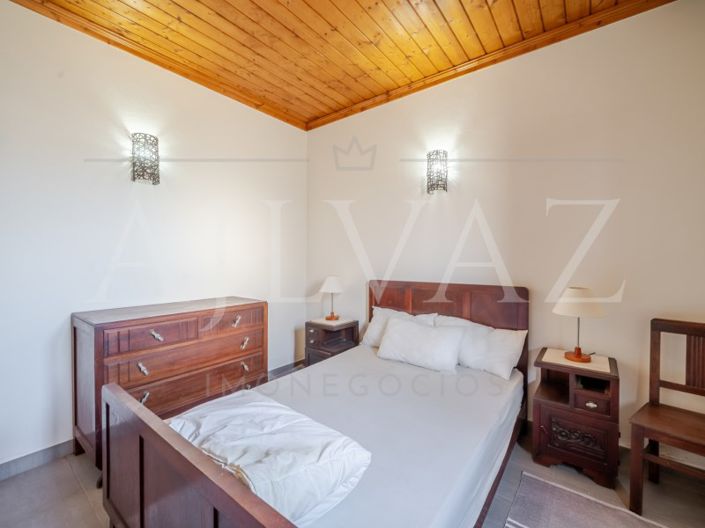 Image No.7-6 Bed House for sale