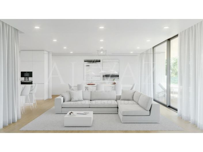 Image No.10-3 Bed House for sale