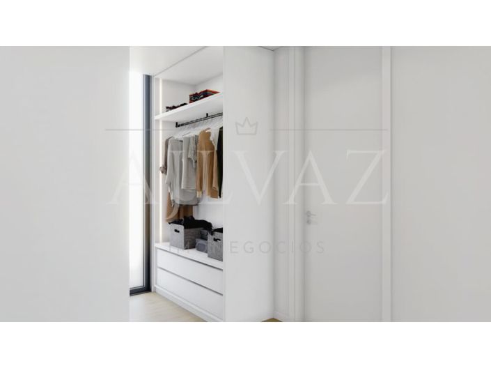 Image No.13-3 Bed House for sale