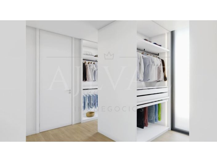 Image No.14-3 Bed House for sale