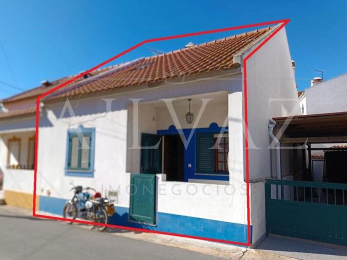 Image No.1-3 Bed House for sale