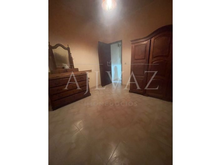 Image No.10-3 Bed House for sale