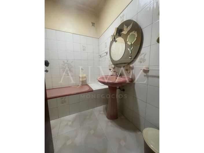 Image No.12-3 Bed House for sale