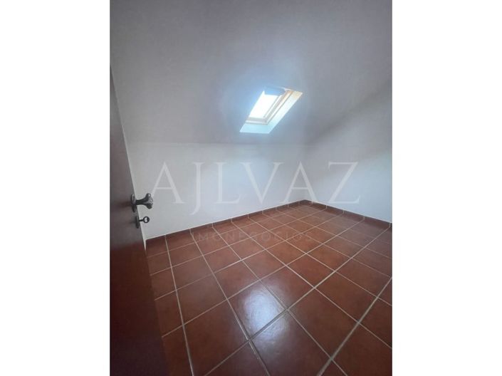 Image No.17-3 Bed House for sale