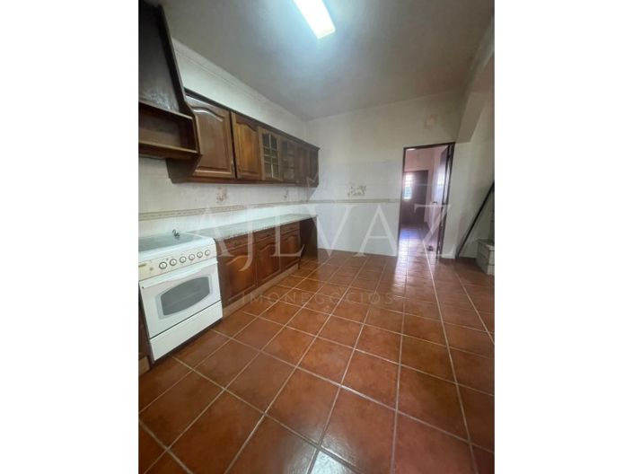 Image No.8-3 Bed House for sale