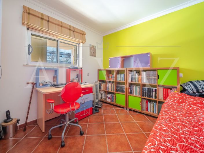 Image No.10-5 Bed House for sale