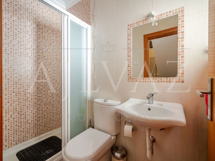 Image No.12-5 Bed House for sale