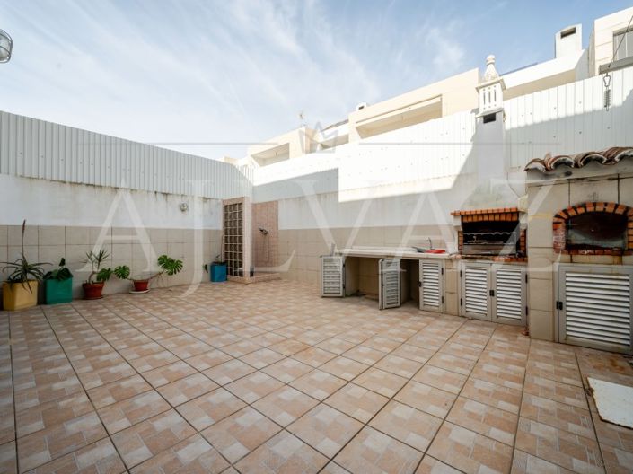 Image No.13-5 Bed House for sale