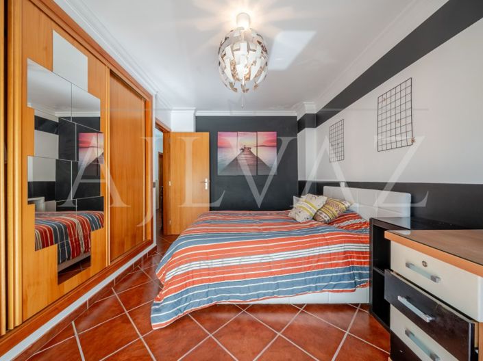 Image No.17-5 Bed House for sale