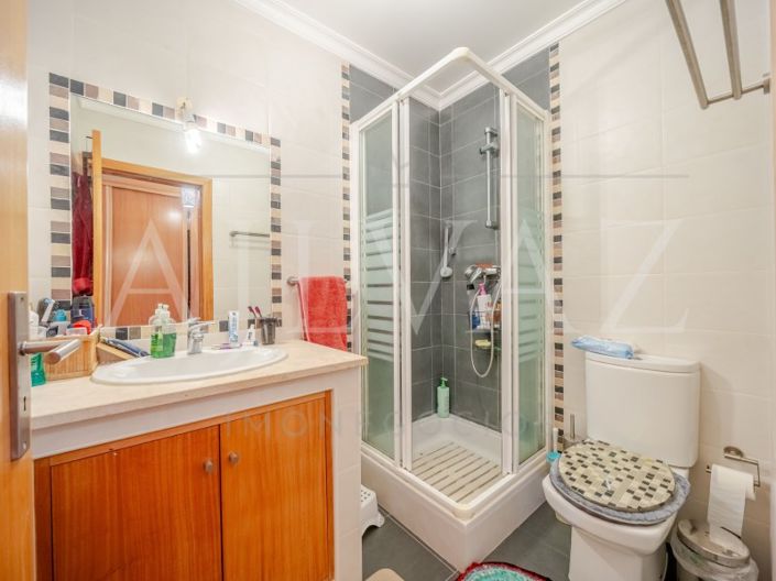 Image No.19-5 Bed House for sale