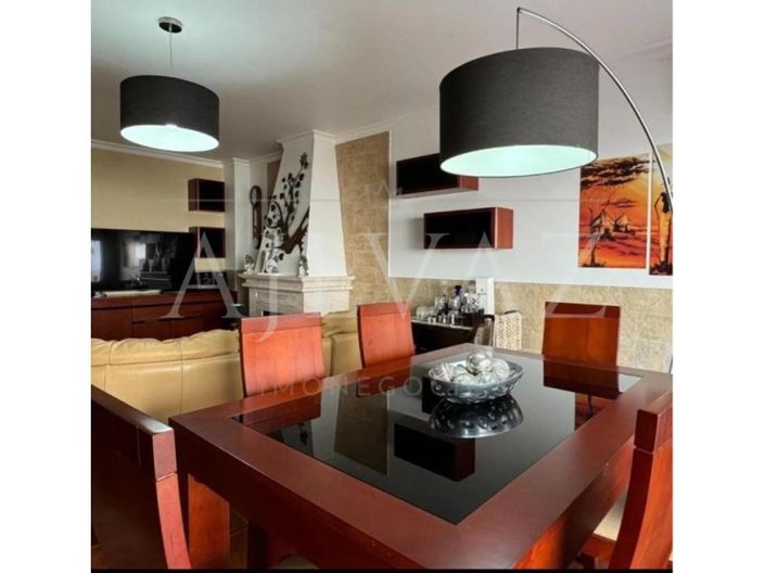 Image No.2-5 Bed House for sale