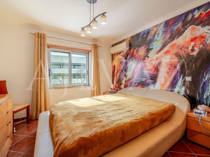 Image No.20-5 Bed House for sale