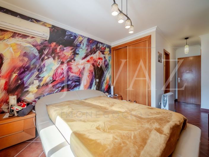 Image No.21-5 Bed House for sale