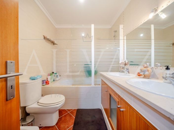 Image No.22-5 Bed House for sale