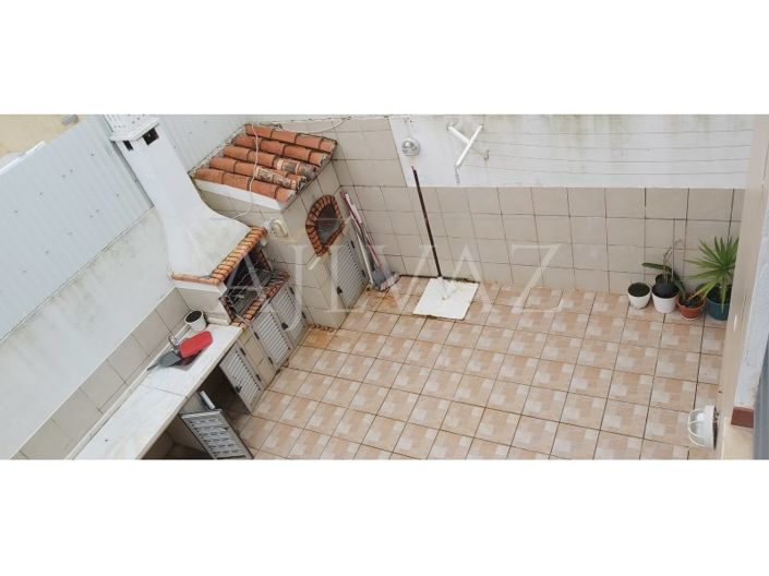 Image No.26-5 Bed House for sale