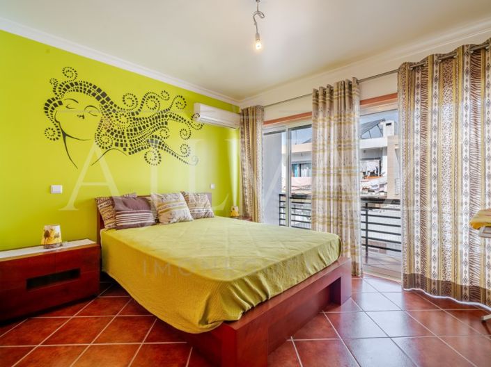 Image No.26-5 Bed House for sale