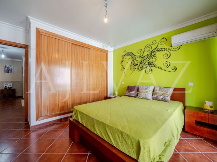 Image No.27-5 Bed House for sale