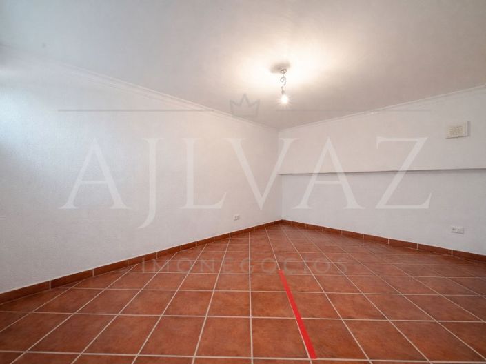 Image No.29-5 Bed House for sale