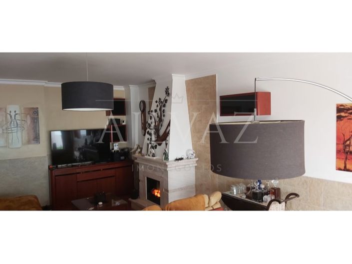 Image No.3-5 Bed House for sale