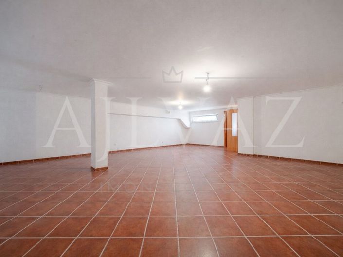 Image No.32-5 Bed House for sale