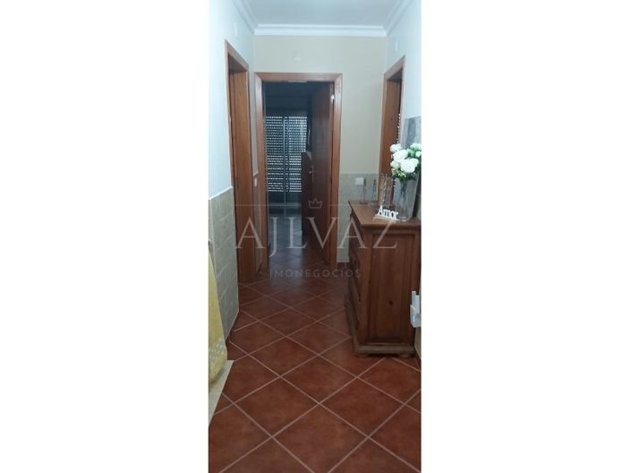 Image No.38-5 Bed House for sale