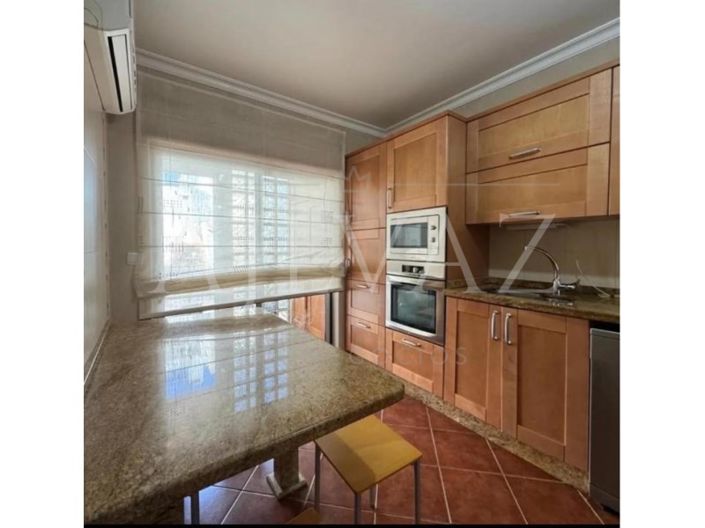 Image No.6-5 Bed House for sale