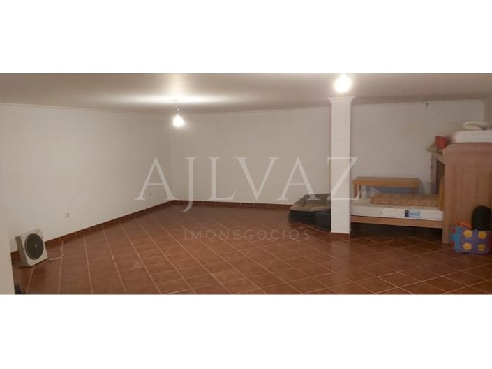 Image No.40-5 Bed House for sale