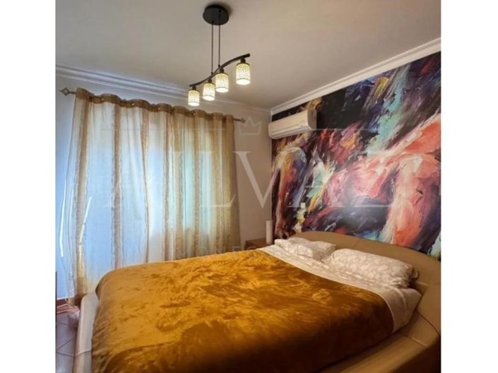 Image No.34-5 Bed House for sale