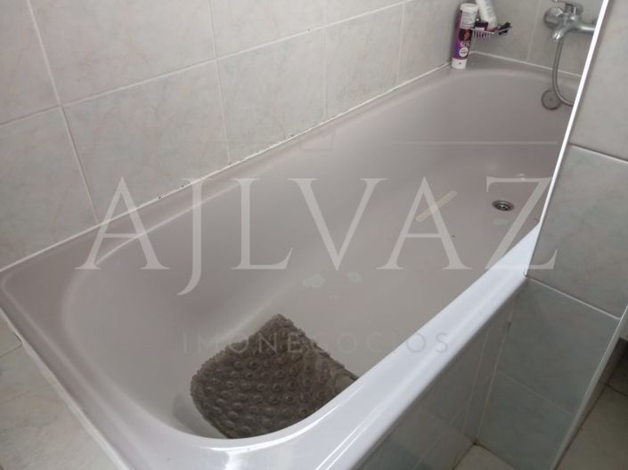 Image No.10-3 Bed House for sale