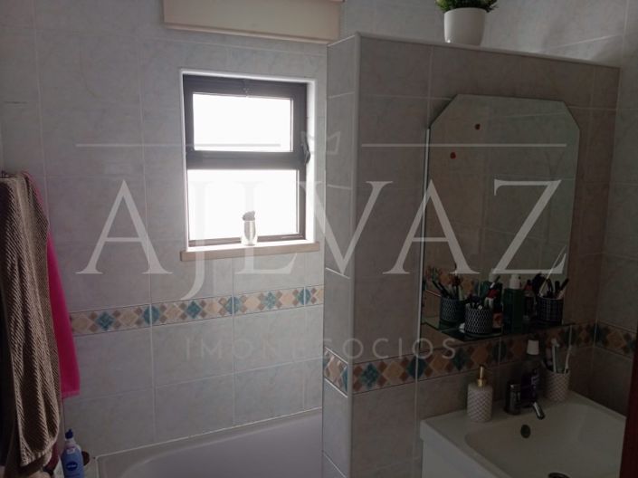 Image No.11-3 Bed House for sale