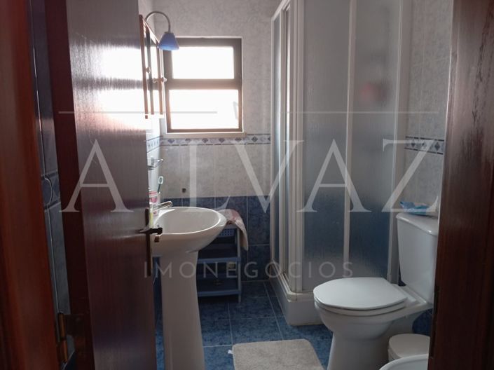 Image No.15-3 Bed House for sale