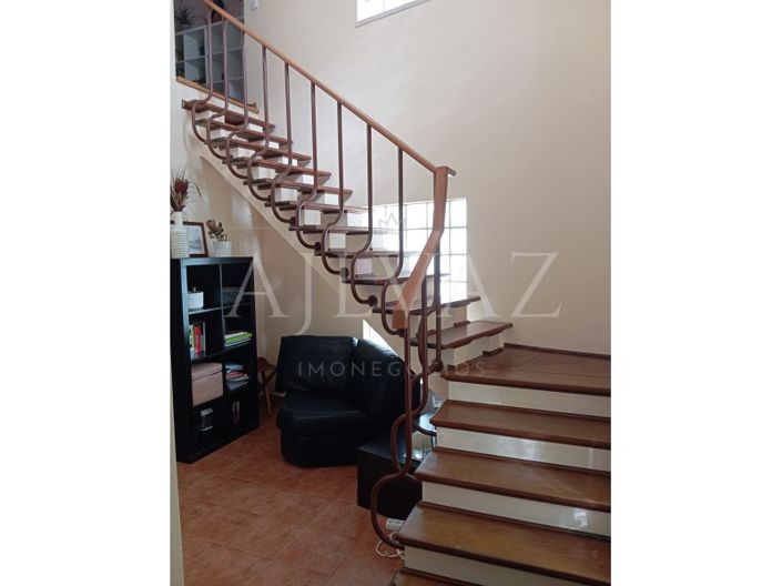 Image No.19-3 Bed House for sale